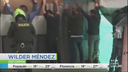 Sorprenden a 31 personas apostando y bebiendo dentro de una gallera en Kennedy