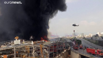 Se declara un gran incendio sobre las ruinas del puerto de Beirut