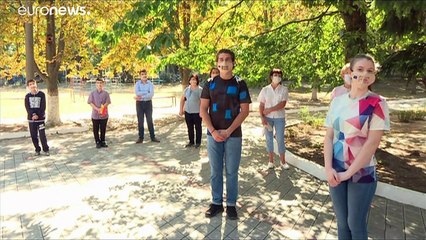 Átlátszó szájmaszkokkal segíti az EU a moldovai hallássérült gyerekeket