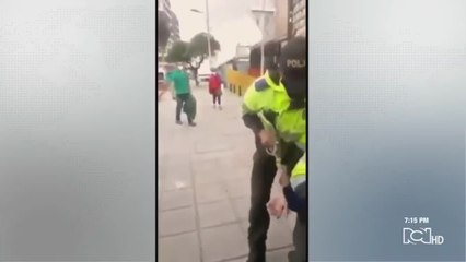 Suspenden a policías involucrados en caso de agresión a vendedor ambulante