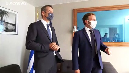 «Απόλυτη συμφωνία» στη συνάντηση Μητσοτάκη - Μακρόν