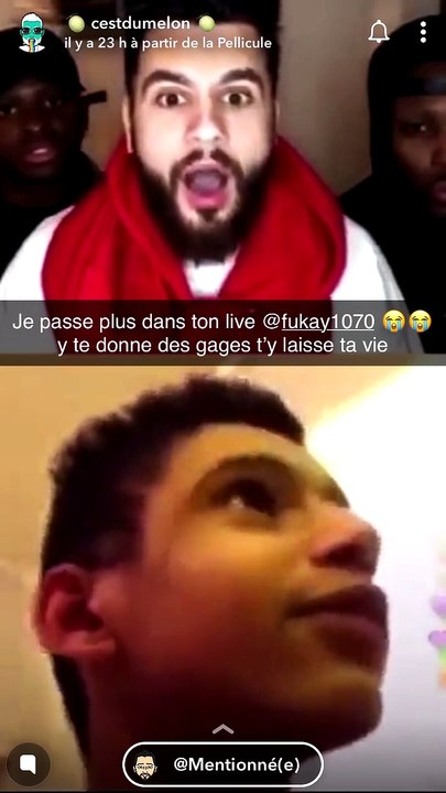 Nassim cestduMelon peint la porte devant sa mère