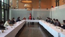 - Dışişleri Bakanı Çavuşoğlu, Senegal'de iş adamları ve kurum temsilcileriyle görüştü
