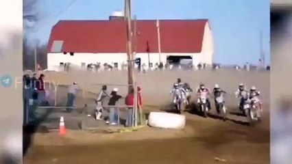 The look to the crowd for help says it all