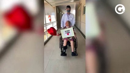 Idosa recebe apoio da família após sair do hospital