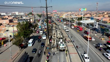 Sangra Bogotá tras una noche de disturbios y represión policial