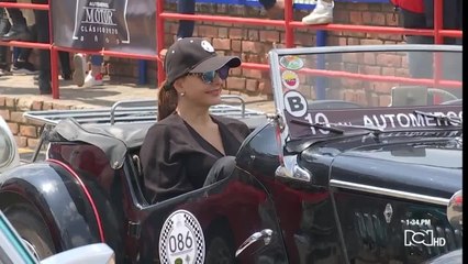 Las mujeres también participaron en el encuentro de carros antiguos en Tocancipá