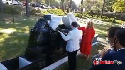 Vigo inaugura unha escultura en Samil ideada como punto selfie coas Cies de fondo
