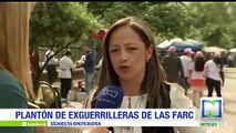Exguerrilleras de las Farc que denunciaron delitos en su contra hicieron un plantón afuera del CNE