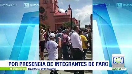 Protestan en Pereira frente a lugar donde estaban reunidos integrantes de la Farc