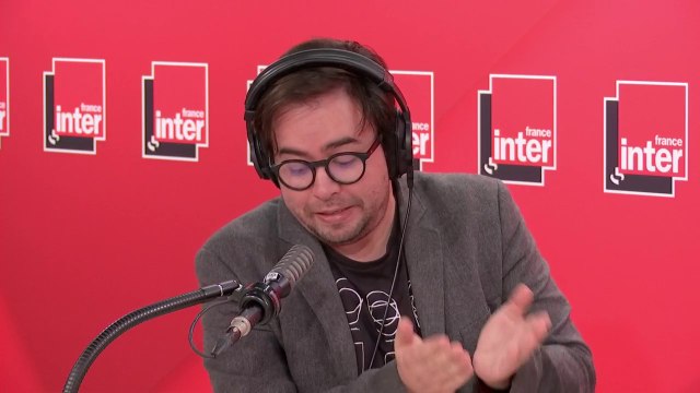 Doubles, pliables... et maintenant en croix : débauche d'écrans chez les fabricants de smartphones