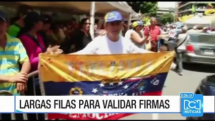 Oposición venezolana dice tener 326.381 firmas validadas