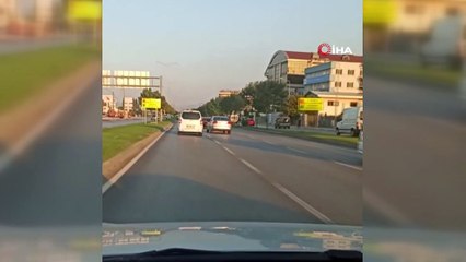 Bursa trafiğinde makas attı, kameraya böyle yakalandı