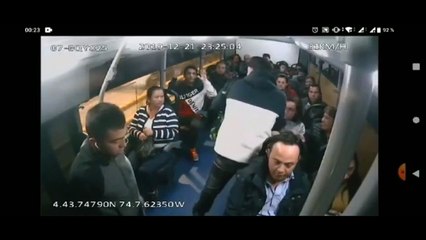 En video quedó registrado el robo a pasajeros de un bus intermunicipal a Cota