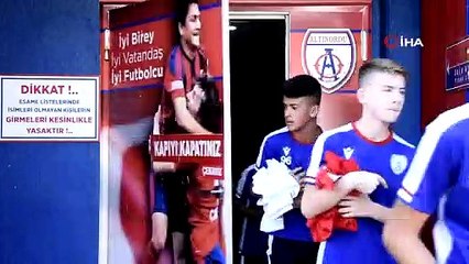 Altınordu, yeni sezon formalarını tanıttı: "İçinde İzmir var"