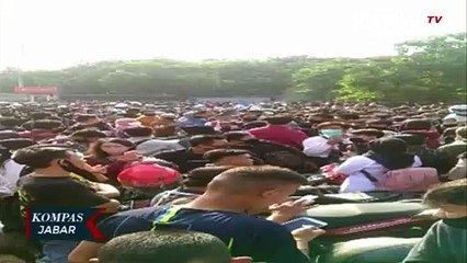 Ribuan Pelamar Kerja Dibubarkan PolisI