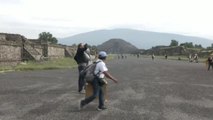 Las pirámides de Teotihuacán reciben los primeros turistas cinco meses después