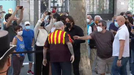 Momentos de tensión en la ofrenda floral a Rafael Casanova