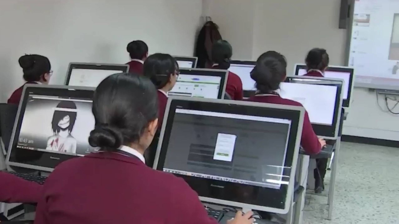 Cerca de 143.000 estudiantes de colegio tuvieron doble titulación como bachilleres y técnicos