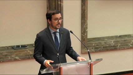 Garzón llama la atención sobre los "abusos" y "fraudes" de los 902