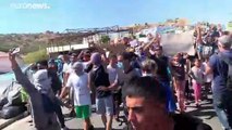 Το euronews στη Λέσβο - Διαμαρτυρία 2.000 μεταναστών, ζητούν να φύγουν από τo νησί