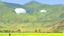 Parachute Drills తో Tibet పీఠభూమి లోకి చొరబడుతున్న Chinese Forces || Oneindia Telugu