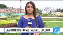 Para poder ir al colegio, más de 100 niños tienen que caminar dos horas