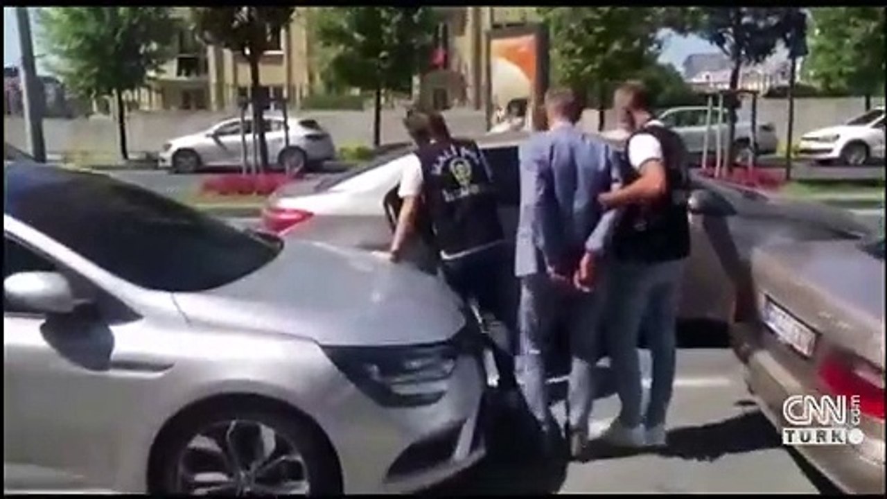 Arsa dolandırıcıları suçüstü yakalandı, aralarında avukat ve noter de var | Video