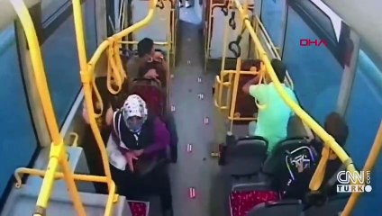 Halk otobüsüne çarpan otomobile ait yeni görüntüler ortaya çıktı | Video