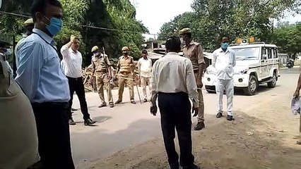 एसडीएम ने सड़क किनारे चलाया अतिक्रमण अभियान