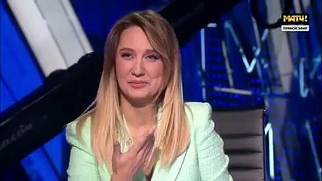 Sunucuya canlı yayında evlilik teklifi!