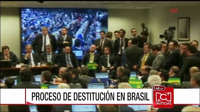 Miles de brasileños protestan en las calles a favor y en contra del Gobierno