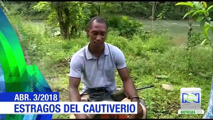 Indignación: a los periodistas ecuatorianos secuestrados los mantienen encadenados al cuello