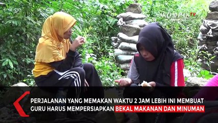 Perjuangan Guru Seberangi 9 Anak Sungai Demi Datangi Rumah Siswa