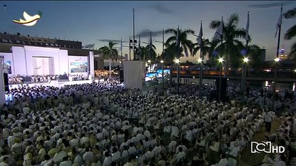El susto que se llevó Timochenko tras fuerte ruido que se escuchó durante la firma de la paz
