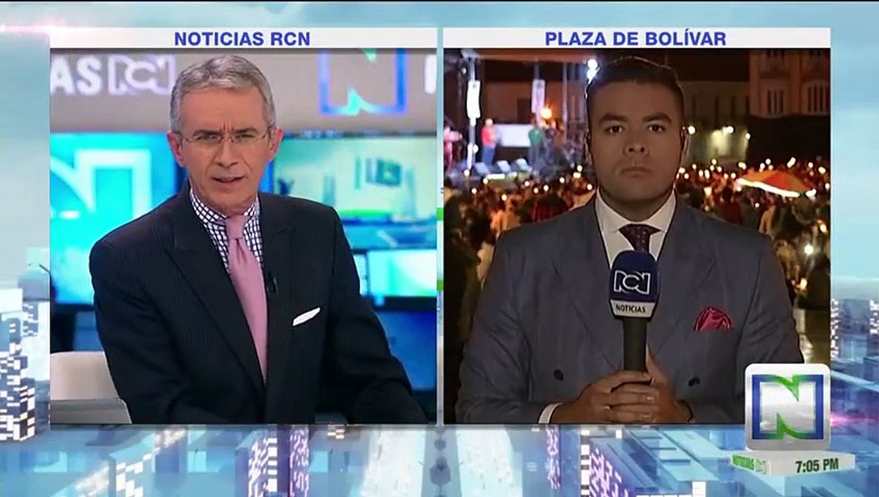 Cientos de profesores permanecieron concentrados en la Plaza de Bolívar de Bogotá