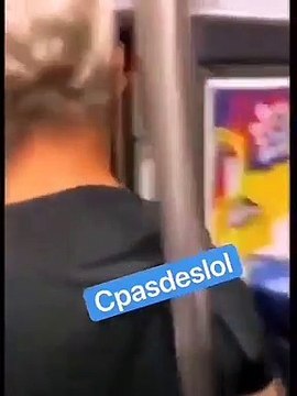 La vidéo de Raymond Domenech agressé verbalement dans le métro parisien pour avoir demandé à 2 personnes de remettre leur masque