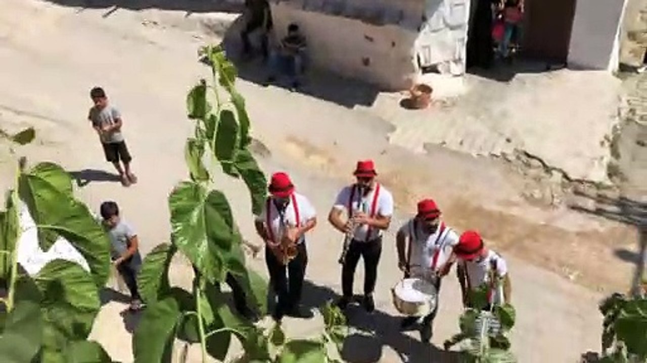 Öğretmenden MPS hastalığı Abdullah'a 18 yaşında sürpriz doğum günü