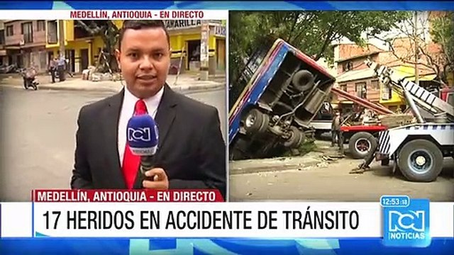 Choque de dos buses de servicio público dejó 17 heridos en Medellín