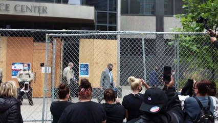 Angeklagter Ex-Polizist gibt George Floyd Schuld an dessen Tod