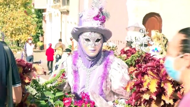 Les Masqués ne se lasseront jamais des canaux de Martigues !