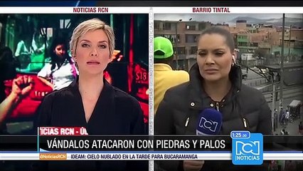 Vándalos atacaron con palos y piedras un bus de Transmilenio
