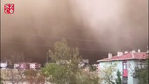 Ankara'da gündüzü geceye çeviren toz fırtınası