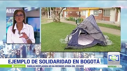 Familia de desplazados vive en un parque público en el noroccidente de Bogotá