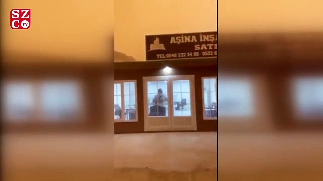 Fırtınanın içerisinde kalan vatandaşlar zor anlar yaşadı