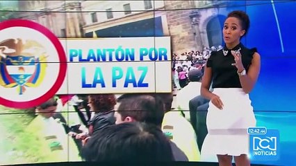 Jóvenes que piden la paz continúan concentrándose en la Plaza de Bolívar