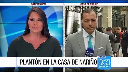 Con arengas, Centro Democrático protestó contra detención de Santiago Uribe