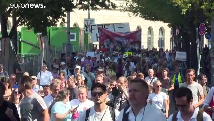 COVID-19: Διαδηλώσεις κατά των περιοριστικών μέτρων