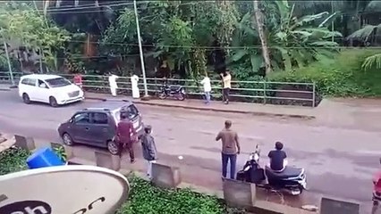 Malaisie: il réalise le créneau en voiture le plus difficile au monde