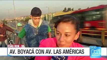 Denuncian el mal estado de un puente peatonal en Bogotá